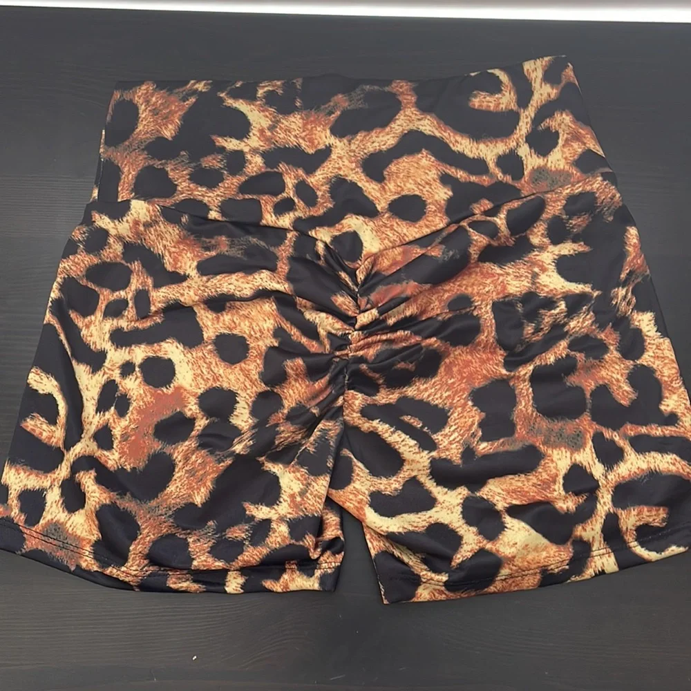 Workout Yoga Shorts - Picture 3 of 8